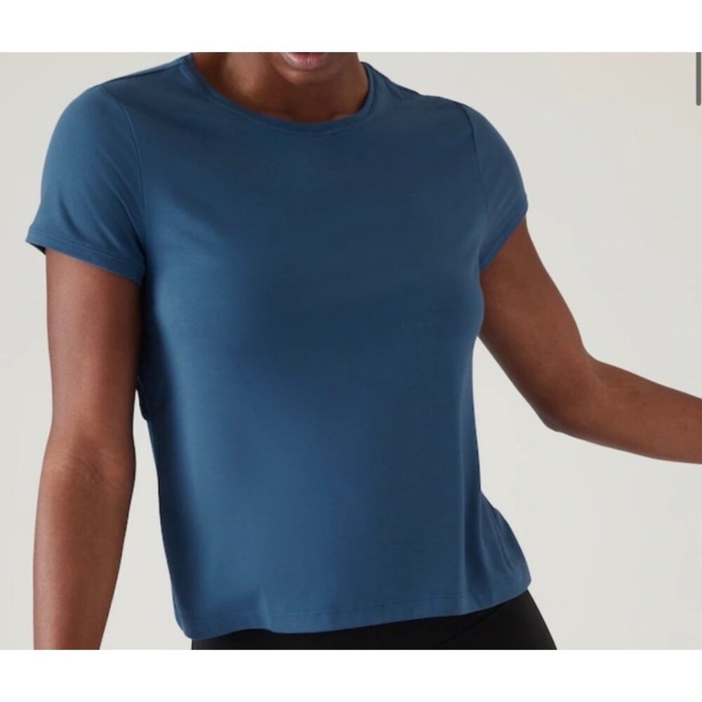 Athleta Tee Shirt Short Sleeve Open Back Air Out Cinch Lightweight Blue XS